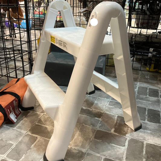 FOLDABLE STEP STOOL, 2 STEP RUBBERMAID