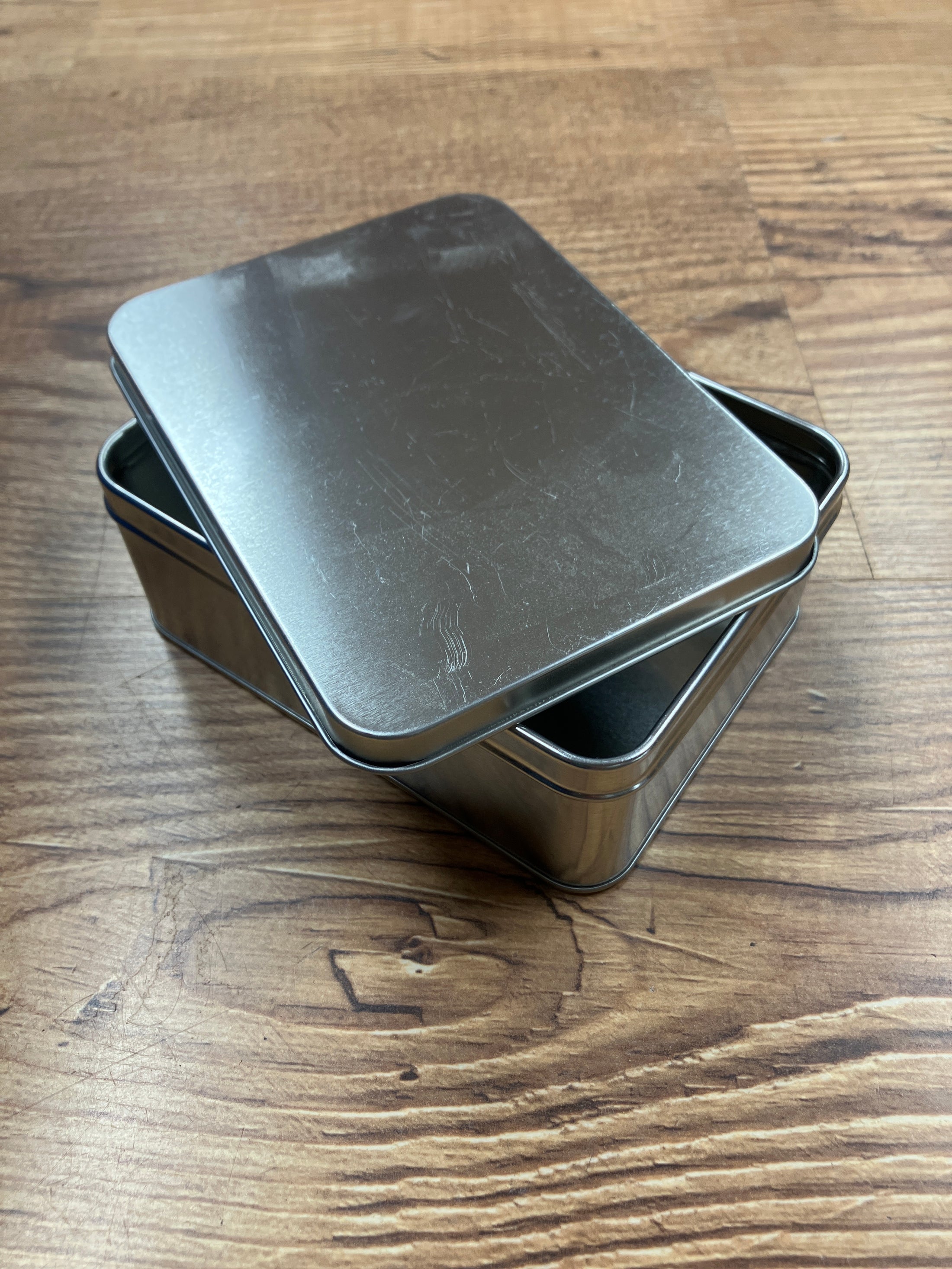 *GIF-TINS MED RECTANGLE GIFT TIN