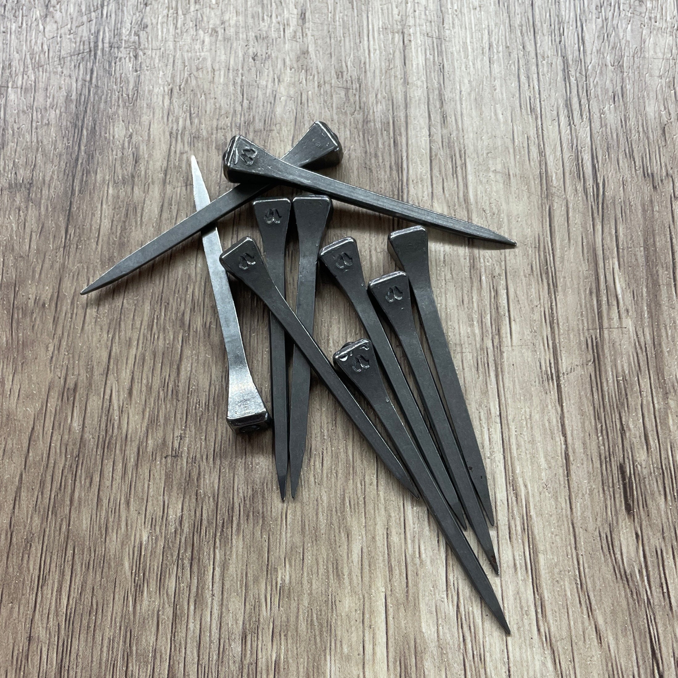 MUSTAD E6 SLIM ROADNAIL, SAMPLE 10CT