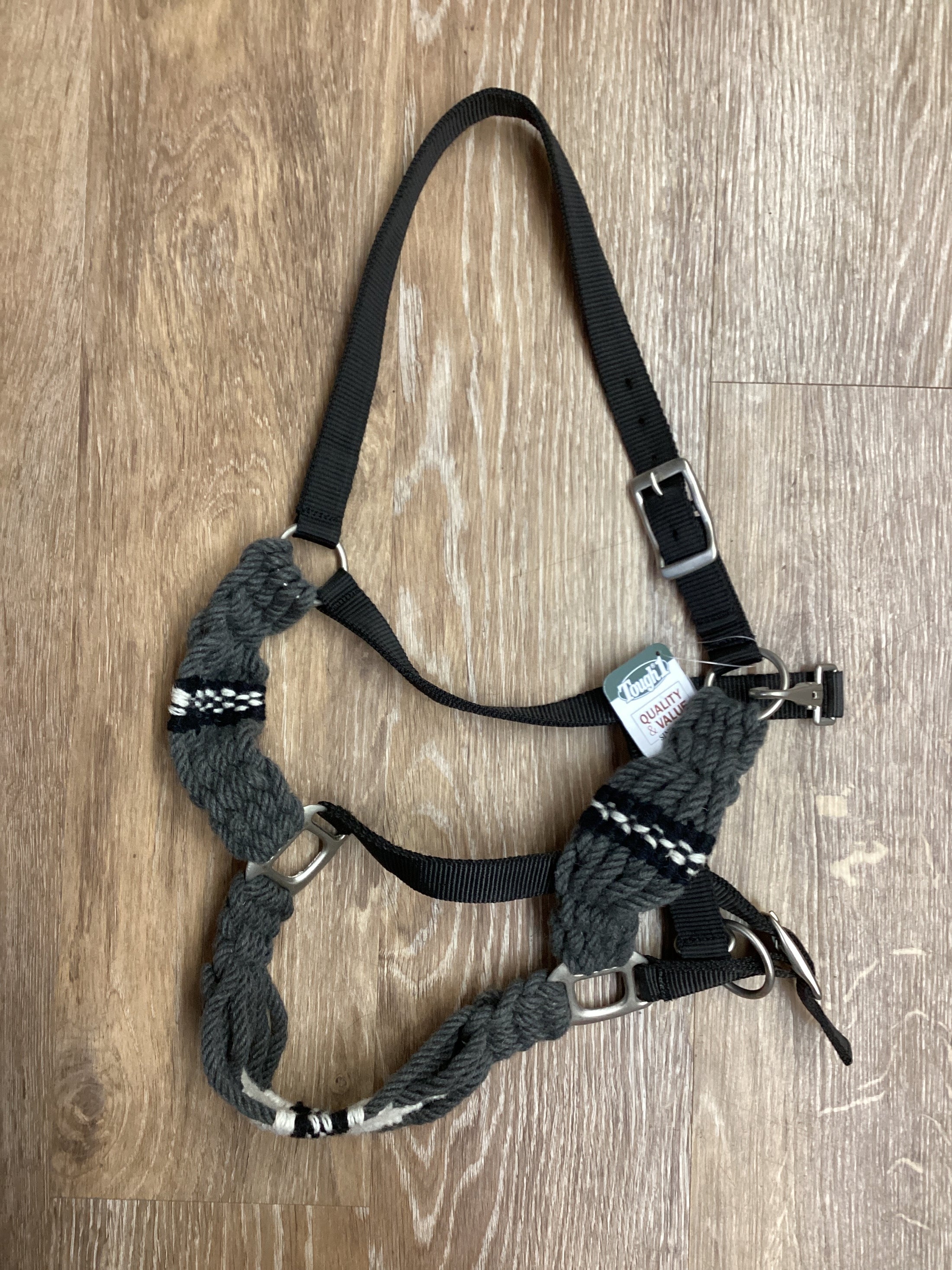 WOOL STRING NYLON HALTER-CGTC