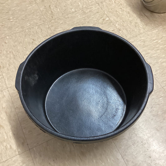 6.5 Gallon Rubber Feed Pan-BUCKETS
