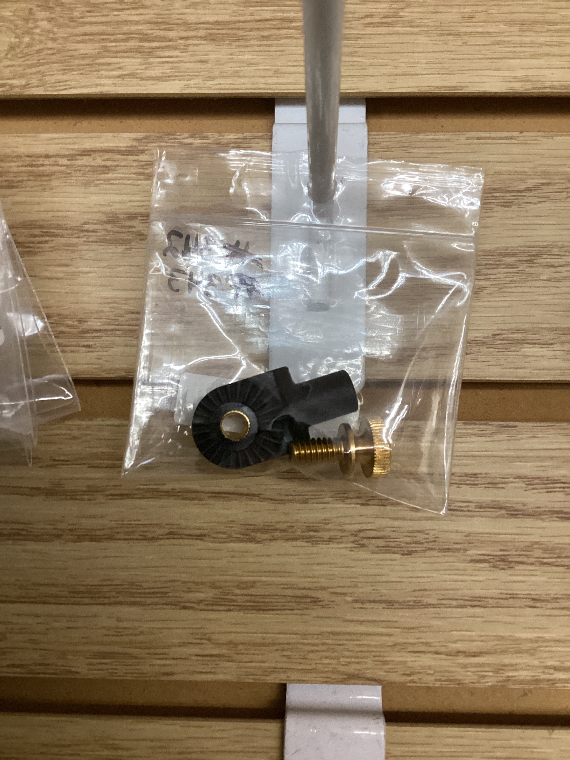 NYLON RATCHET/BRASS THUMB SCREW