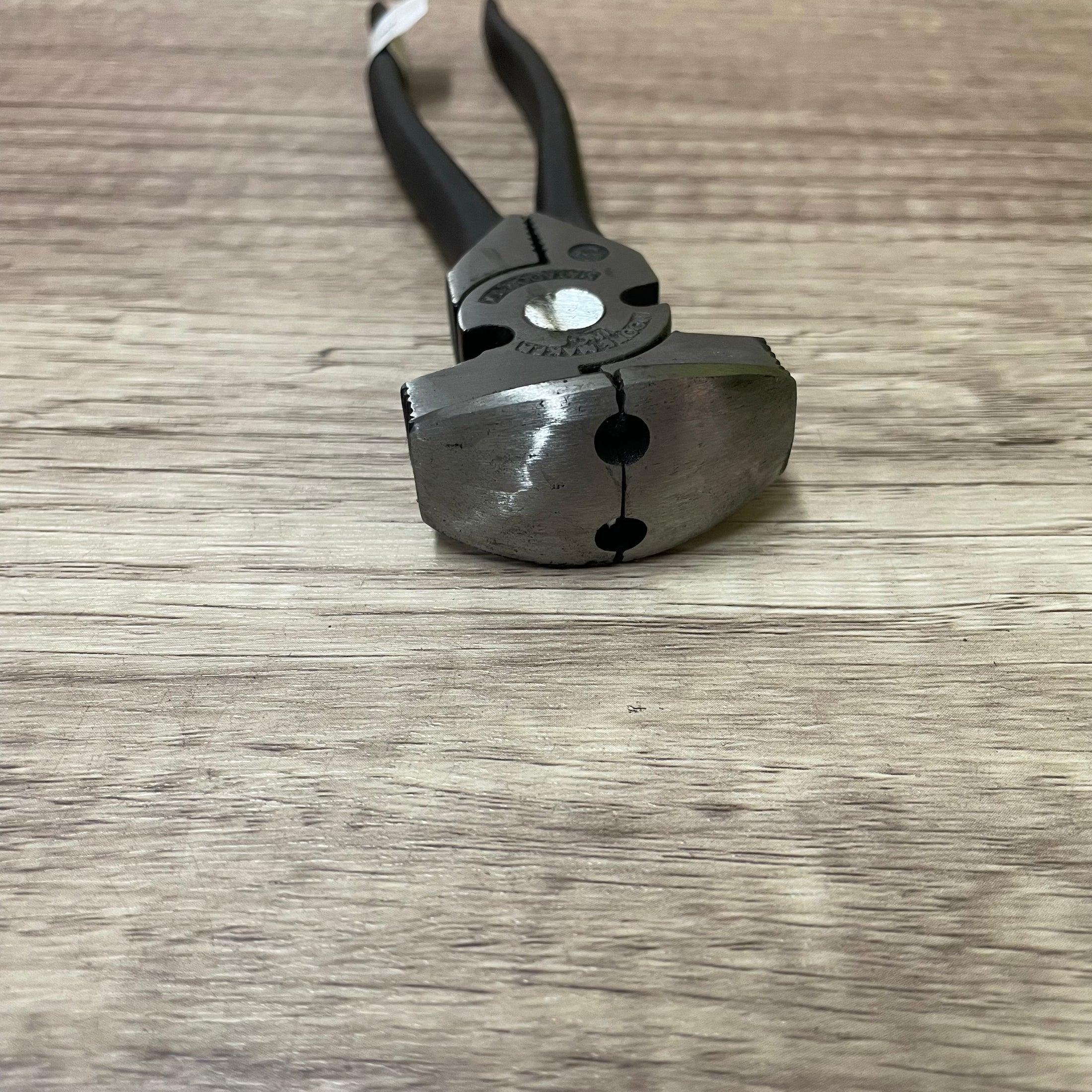 MM: Pliers, 8" Saddle Pliers