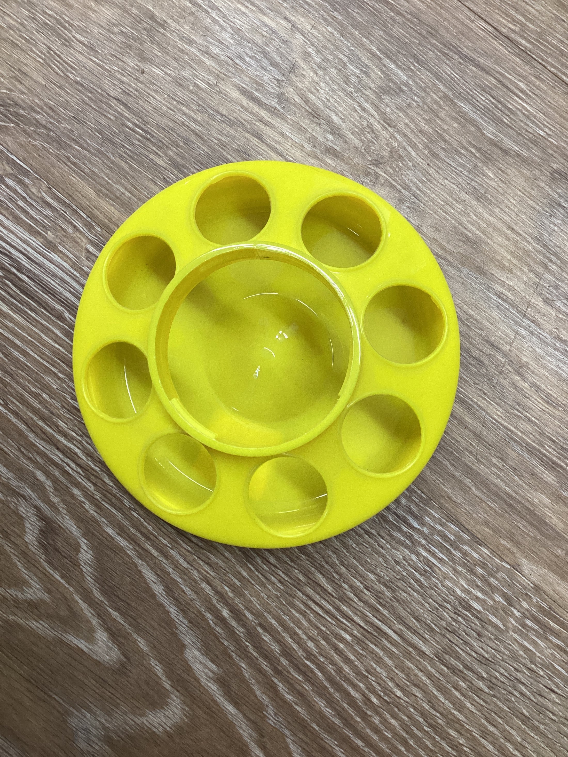 8 Hole Plastic Feed Base YELLOW