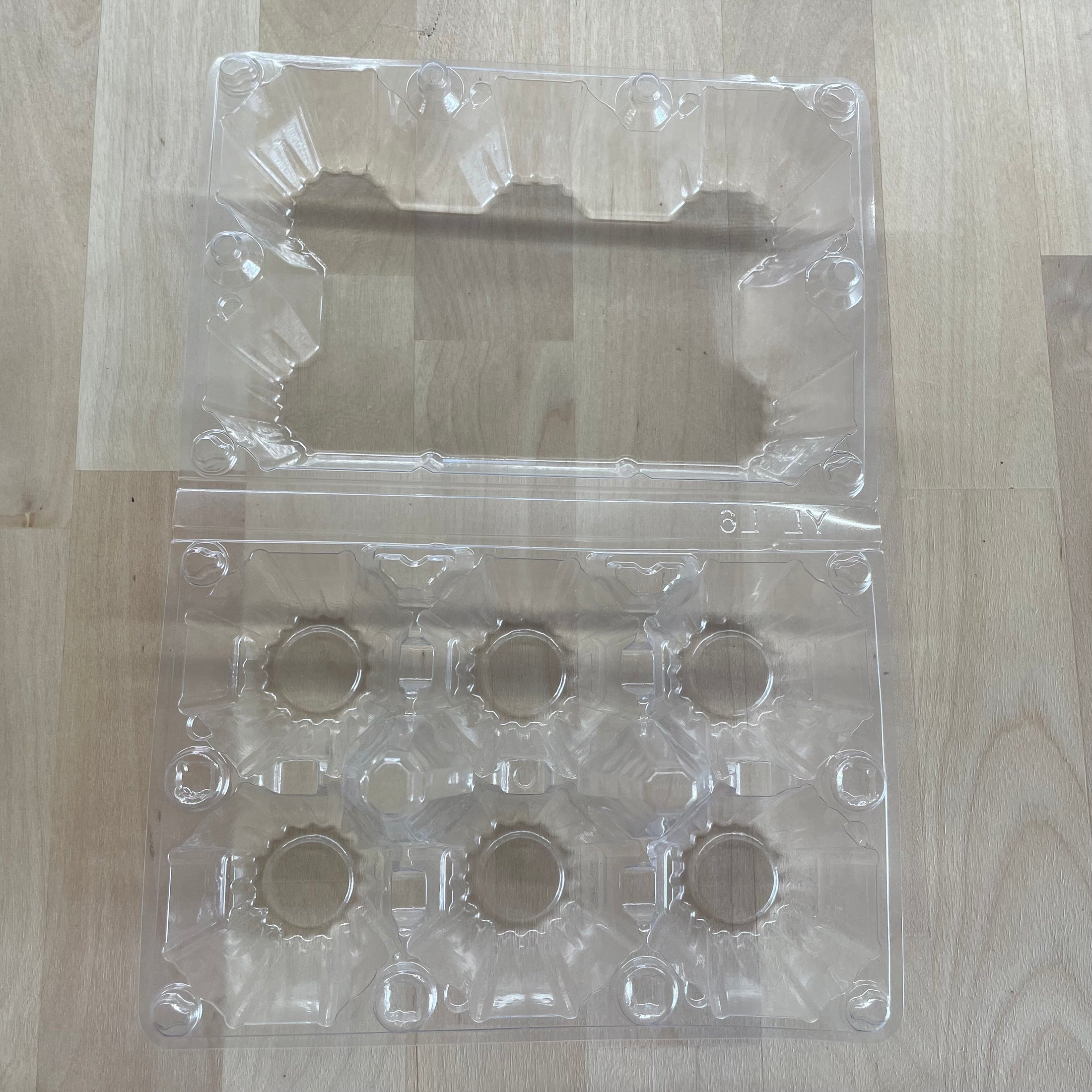 EGG CARTON: HALF DOZEN, CLEAR, 6 EGGS