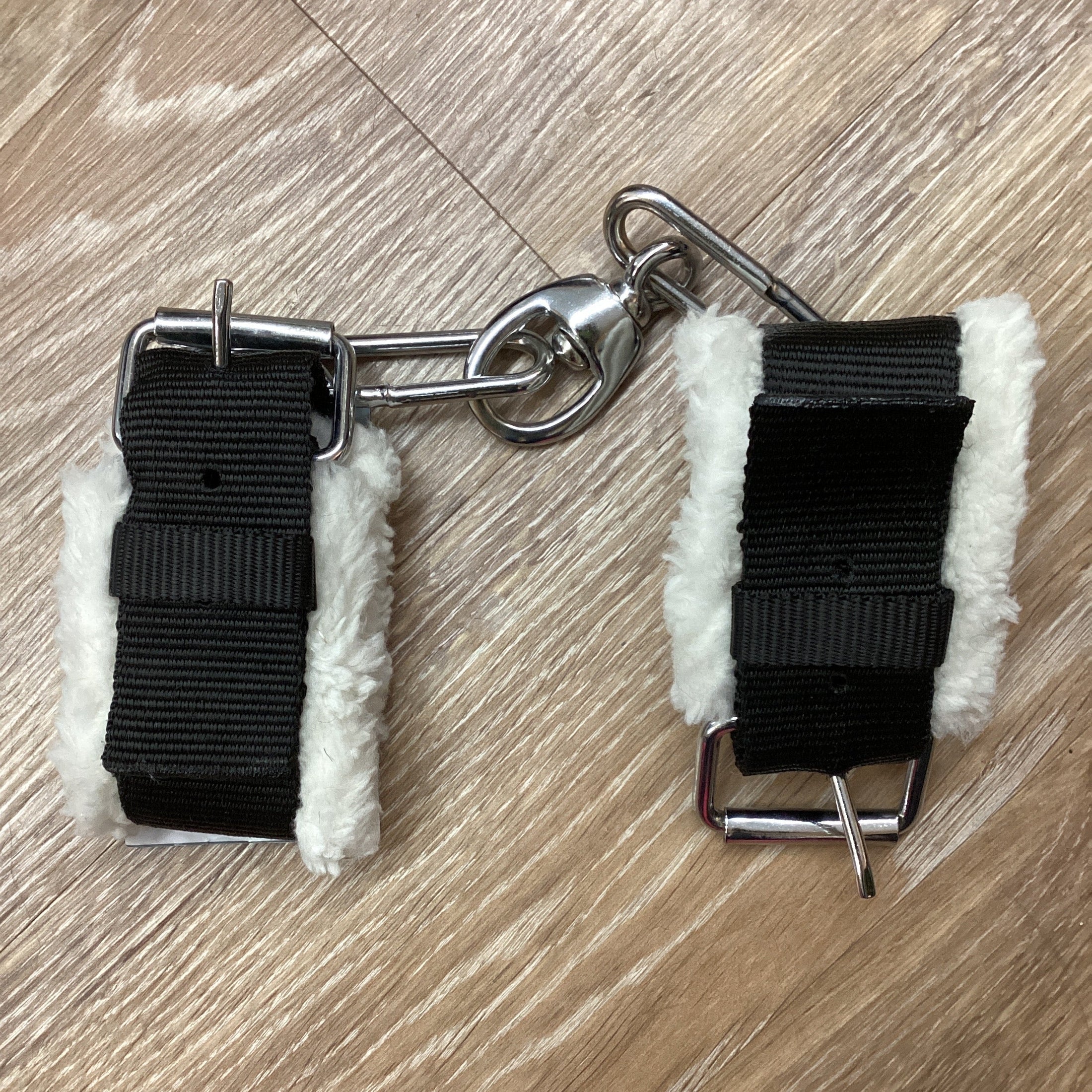 NYLON CHAIN HOBBLES W/ FLEECE