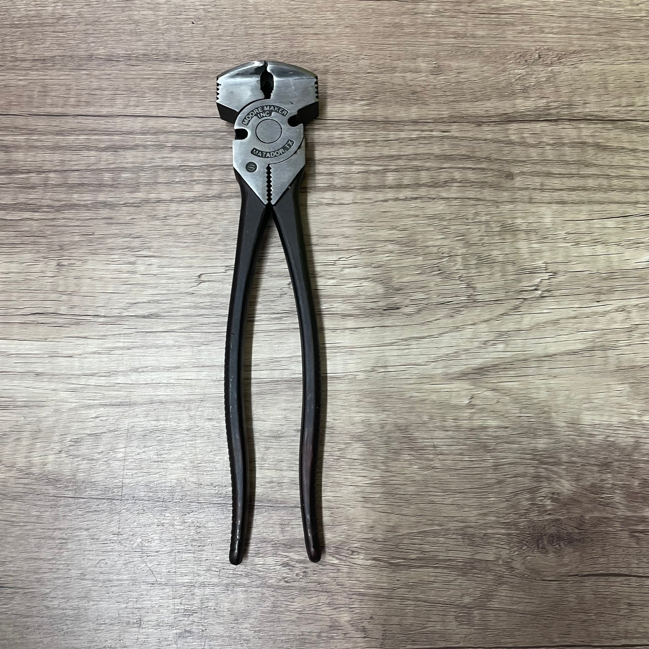 MM: Pliers, 10" Bullnose