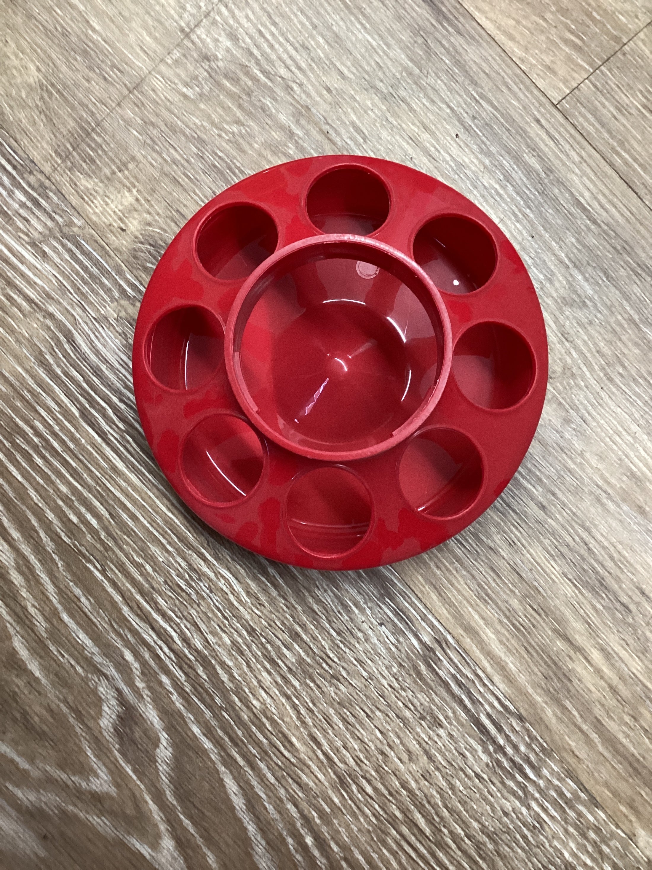 8 Hole Plastic Feed Base Red