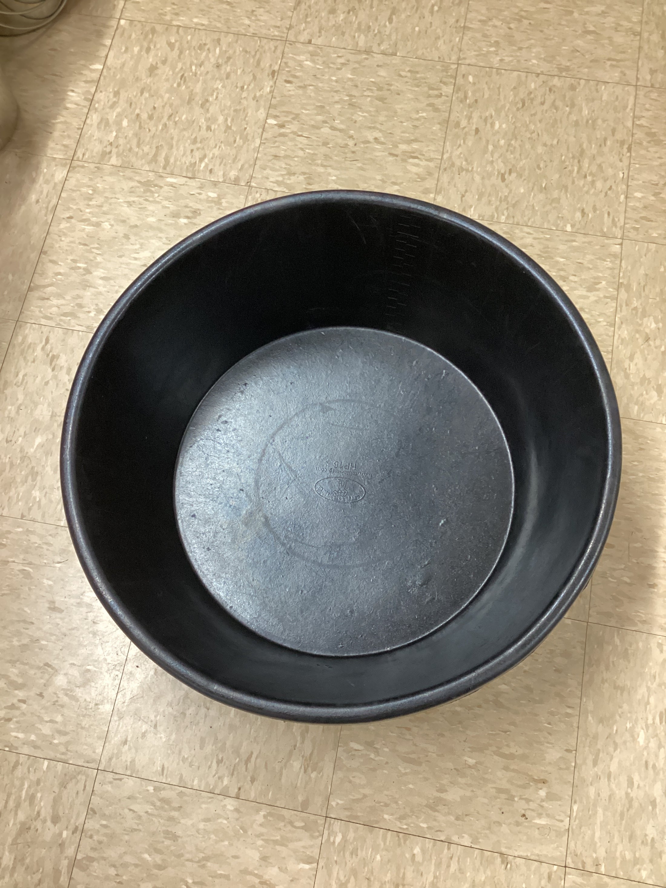 15 Gallon Rubber Feed Pan-BUCKETS