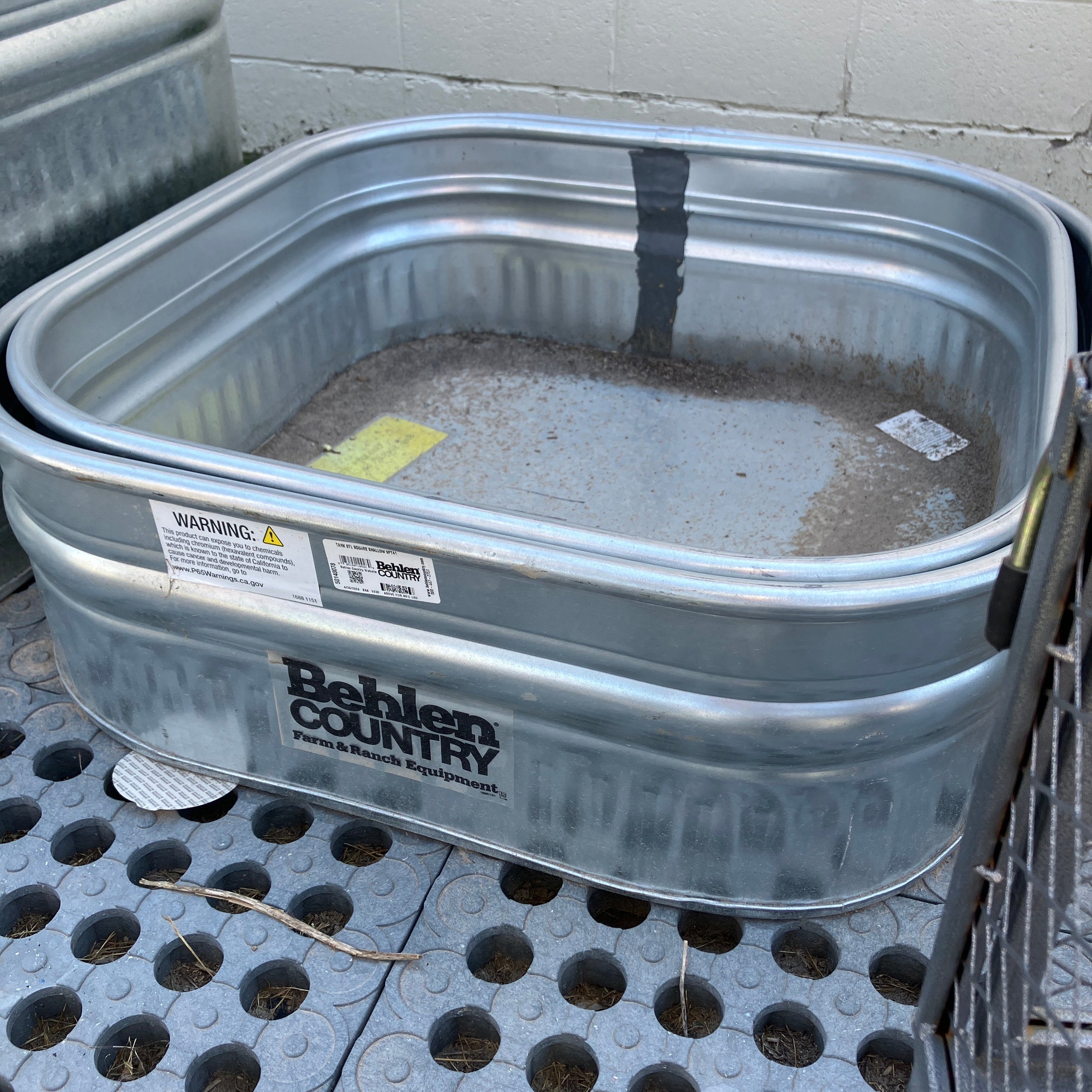 BEH TANK SQ GALV TANK 34 X 34 X 12 60 GAL