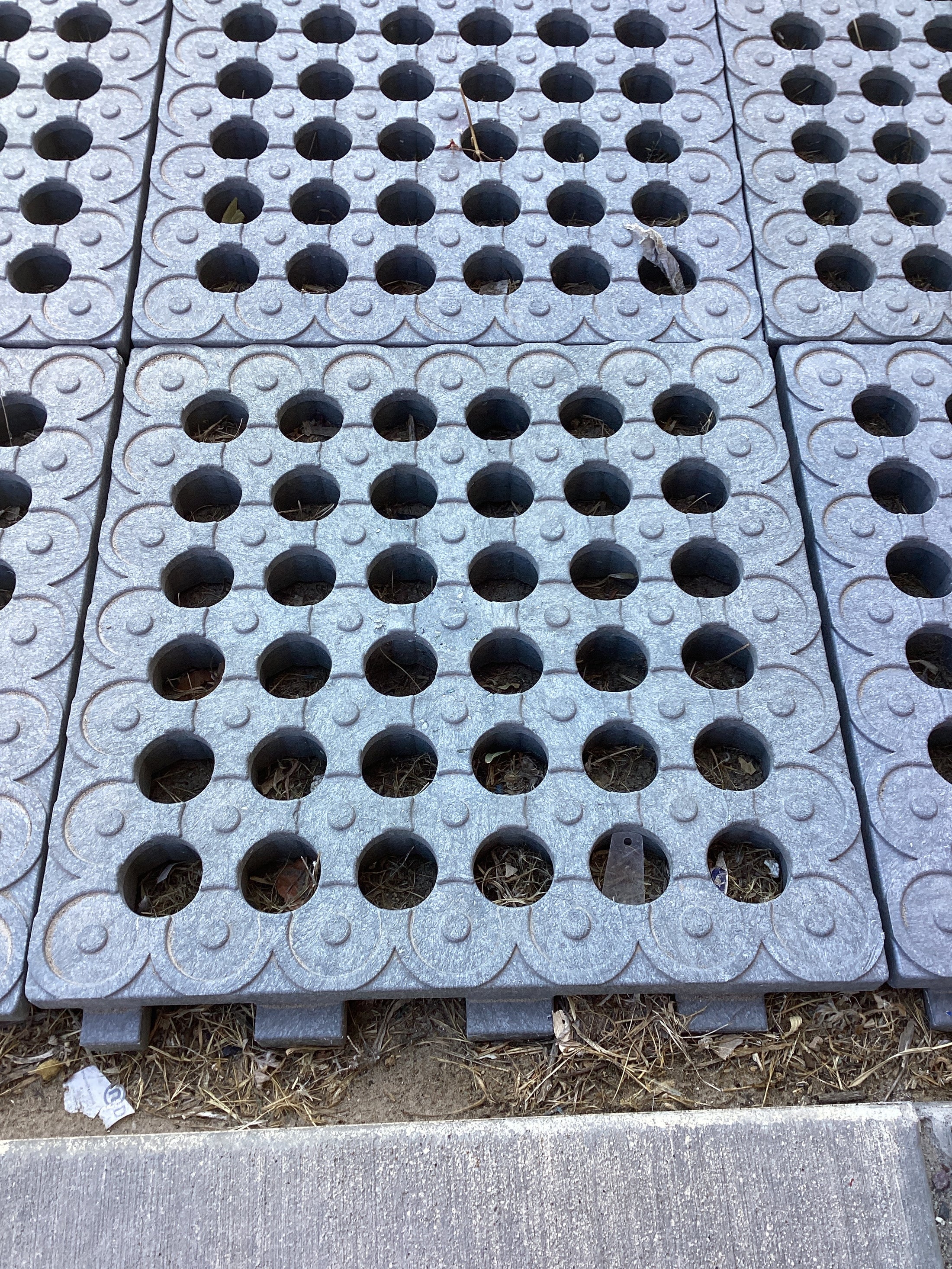 MUD CONTROL GRID 50CM (19.7") X 50CM (19.7")