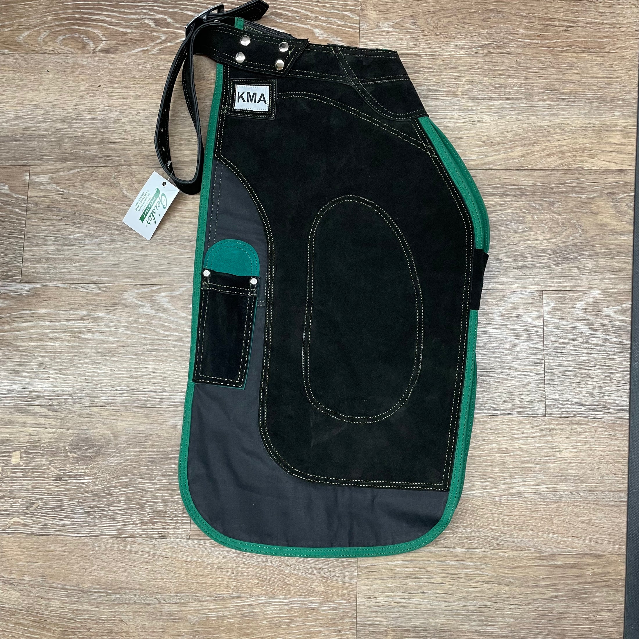 APRON KMA MC BLK/GREEN SHORT